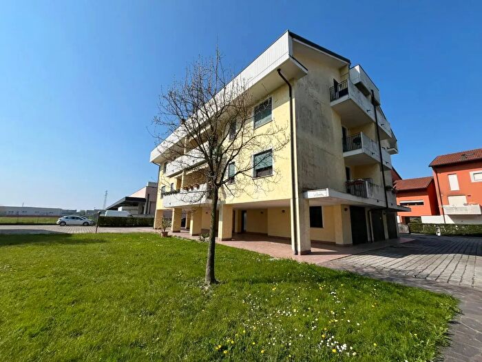 Appartamento con 5 locali in vendita in Via Bolzani c, Masera Di Padova