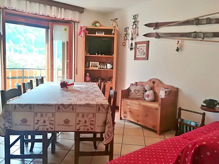 Appartamento quadrilocale in affitto in Via del Mont Blanc, Morgex