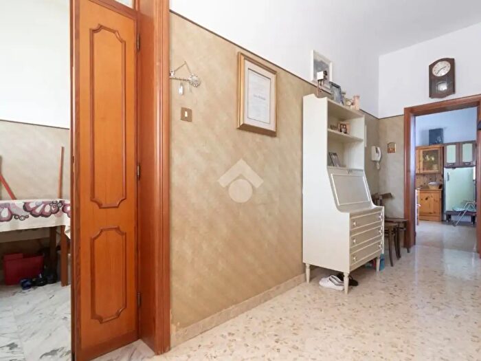 Casa con 5 locali in vendita in Via Circolo Fratellanza Conversanesi d'America, Conversano