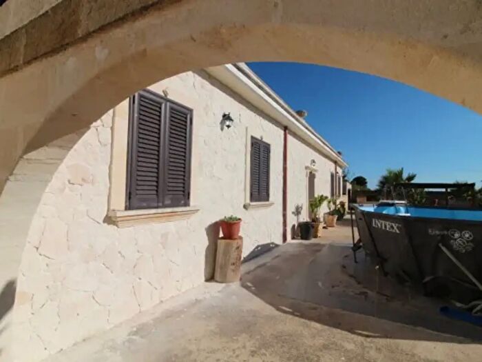 Casa con 6 locali in vendita in Contrada Tarentini, Manduria