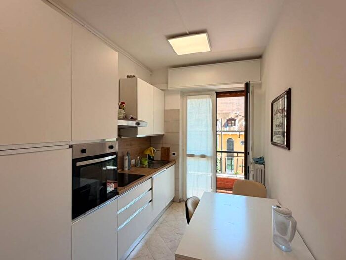 Appartamento trilocale in affitto in Via Gaetano Strambio, Città Studi, Milano