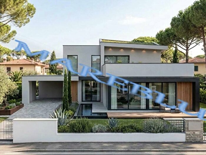 Casa con 6 locali in vendita in Via C Giorgini, Centro, Forte dei Marmi