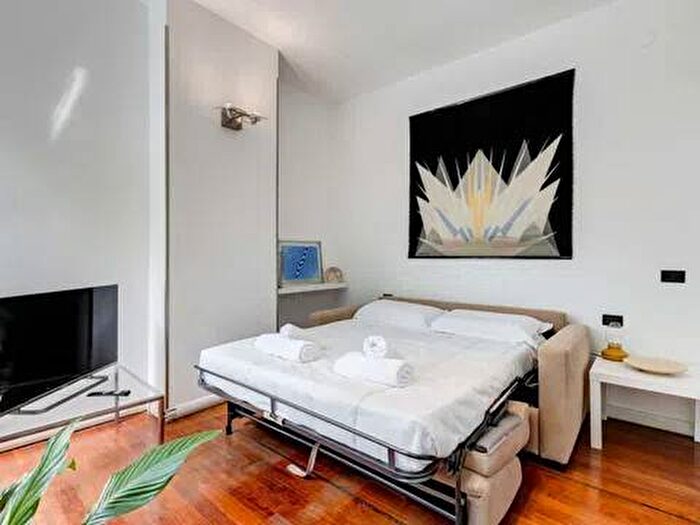 Appartamento trilocale in affitto in Viale Beethoven, Eur, Roma