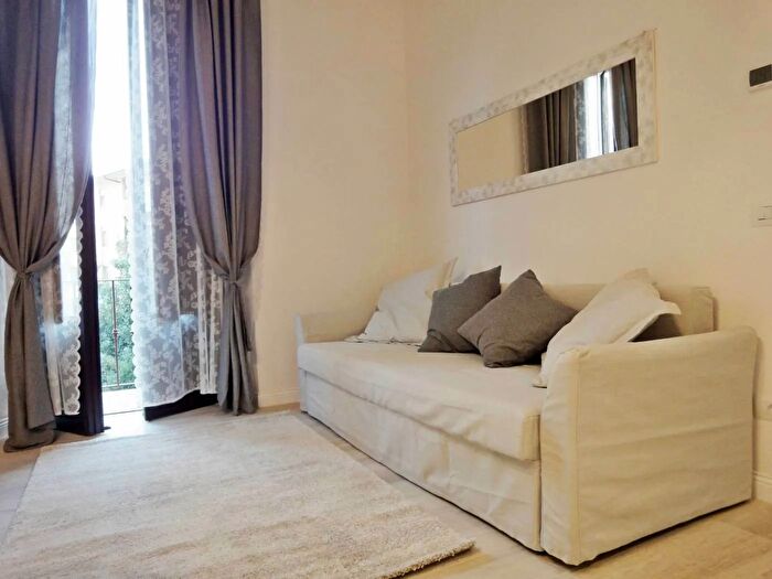 Appartamento bilocale in affitto in Via Benedetto Castelli, Firenze