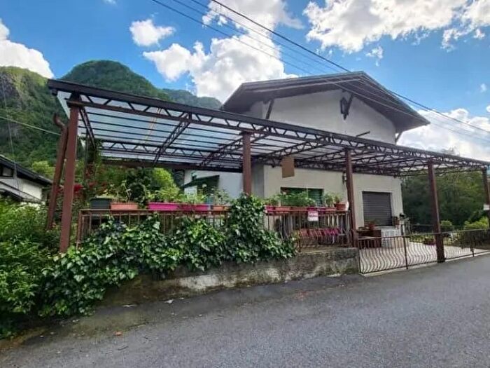 Casa con 7 locali in vendita in Vocca Vercelli Piemonte Italia, Vocca
