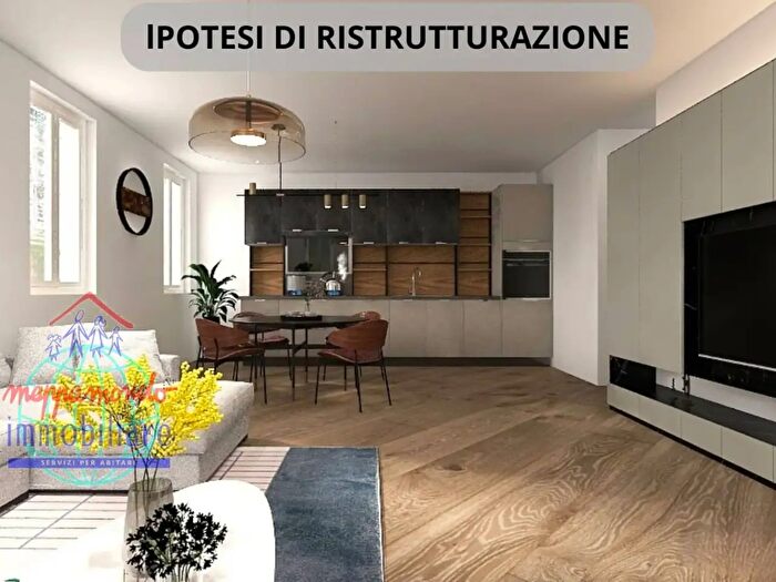 Appartamento trilocale in vendita in Via Maestra Grande, Cento