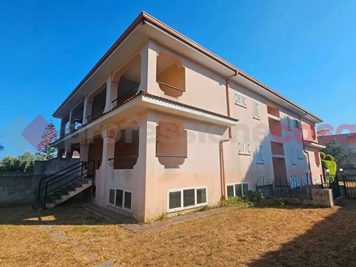 Appartamento trilocale in vendita in Contrada Botterio Snc, Montauro