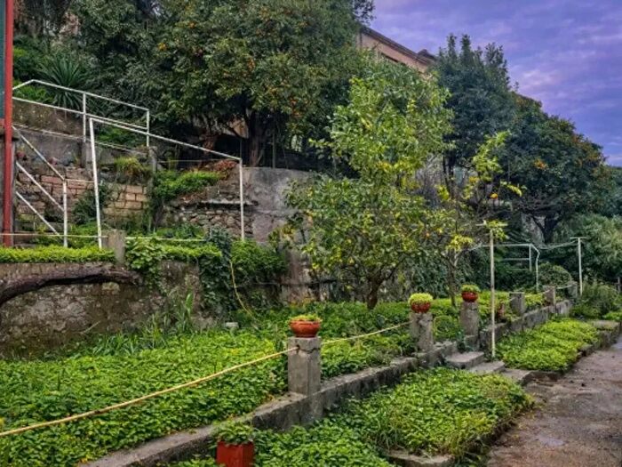 Appartamento con 5 locali in vendita in Via Aprile, Imperia