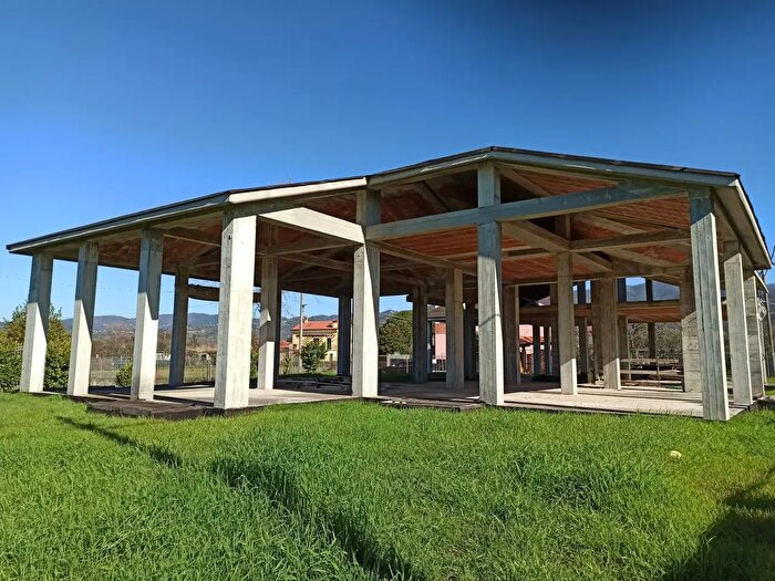 Casa con 12 locali in vendita in Castelnuovo Magra