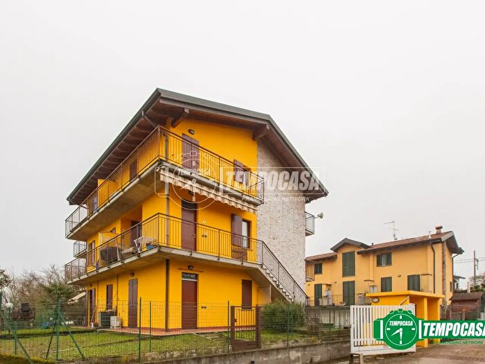 Appartamento trilocale in vendita in Via Giuseppe Mazzini, Vizzola Ticino