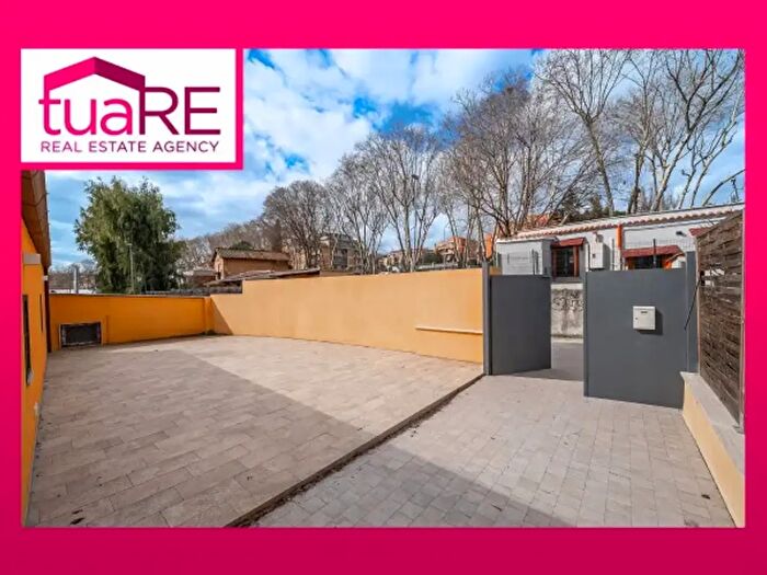 Appartamento trilocale in vendita in Via di Santa Passera, Roma