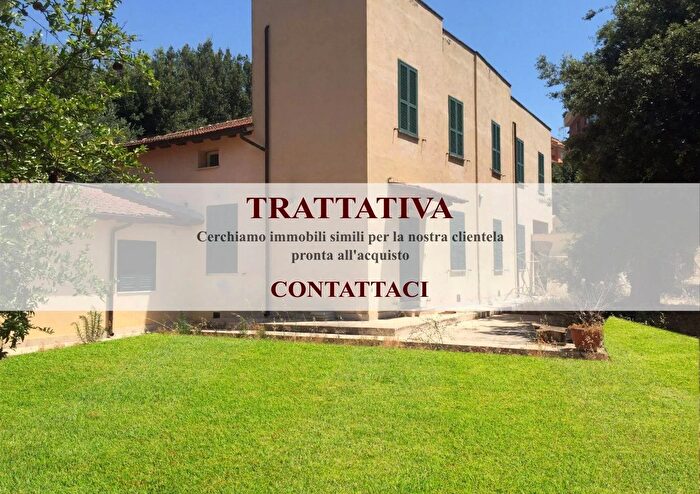 Casa con 10 locali in vendita in Via Andrea Angiulli Roma, Roma