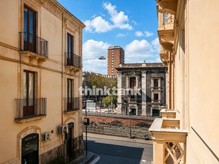 Appartamento con 5 locali in vendita in Piazza Stesicoro, Catania