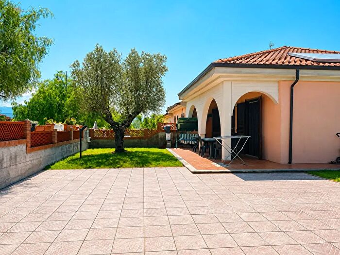 Casa quadrilocale in vendita in Via Portararo, Casal Velino