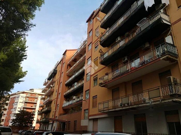 Appartamento quadrilocale in affitto in Via Veronica Gambara, Uditore Leonardo Da Vinci Alta, Palermo