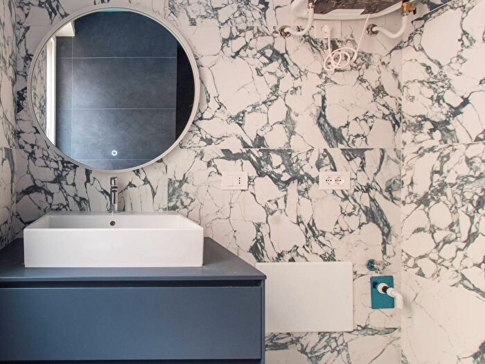 Appartamento bilocale in affitto in Via Disciplini, Carrobbio, Milano