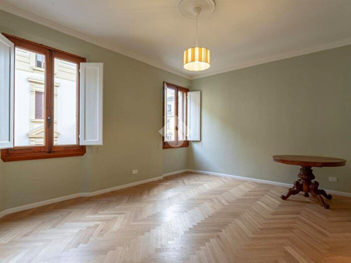 Appartamento con 6 locali in affitto in Via Giuseppe La Farina, Mazzini Oberdan, Firenze