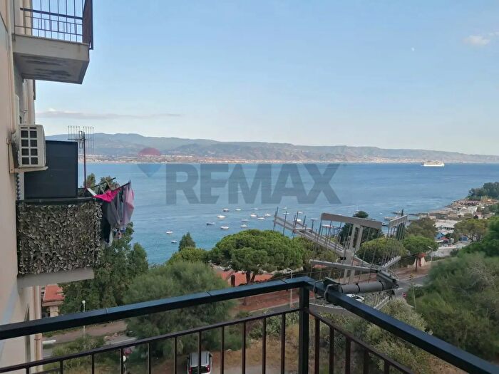 Appartamento trilocale in vendita in Via Nuova Panoramica, Messina