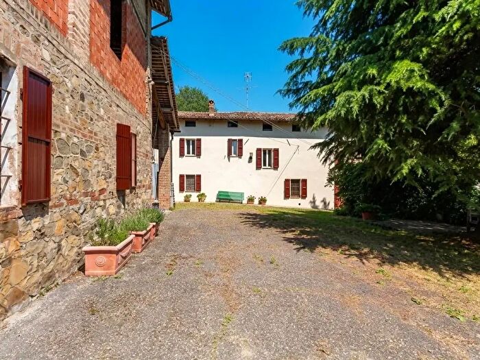 Casa con 5 locali in vendita in Via Pedemontana, Traversetolo