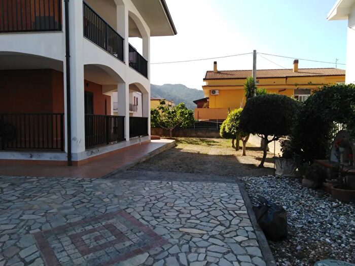 Casa con 8 locali in vendita in Via Calabria, Guardia Piemontese