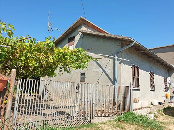 Casa quadrilocale in vendita in Via Campo della Fiera, Alviano