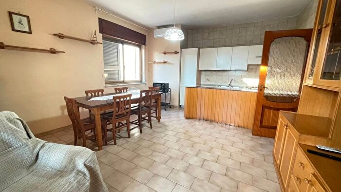 Appartamento quadrilocale in affitto in Via Emilio Scaglione Napoli, Napoli