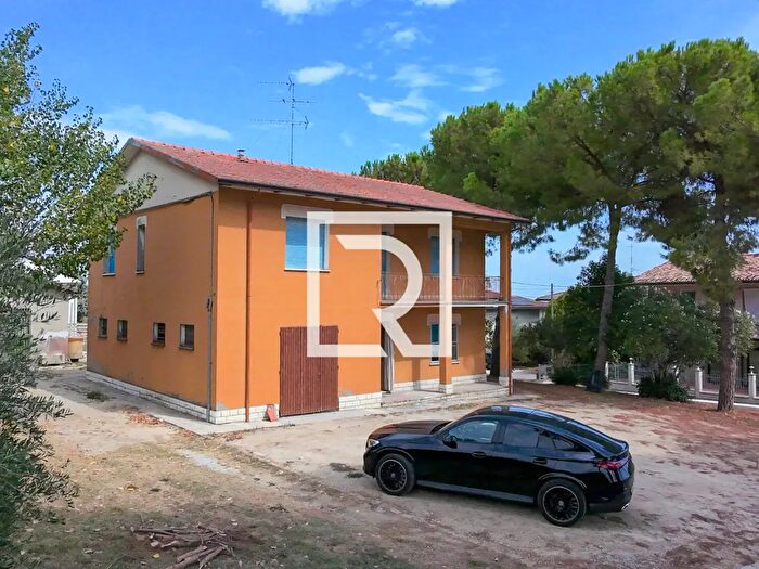 Casa con 8 locali in vendita in Ponte Ospedaletto, Longiano