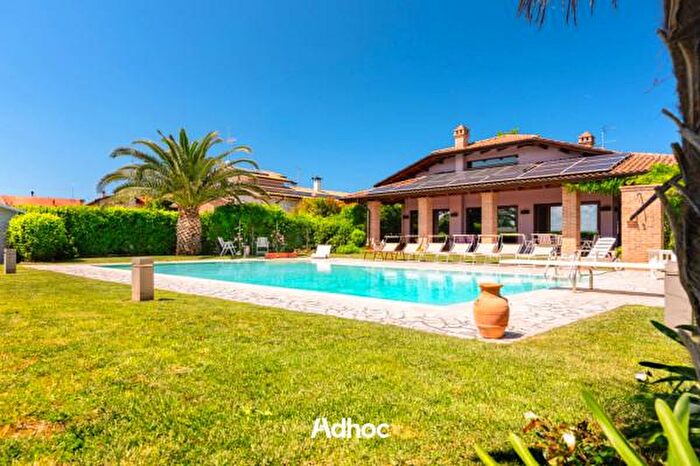 Casa con 6 locali in vendita in Via Mondolfo f, San Costanzo