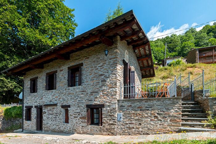 Casa quadrilocale in vendita in Borgata Sagne, Crissolo