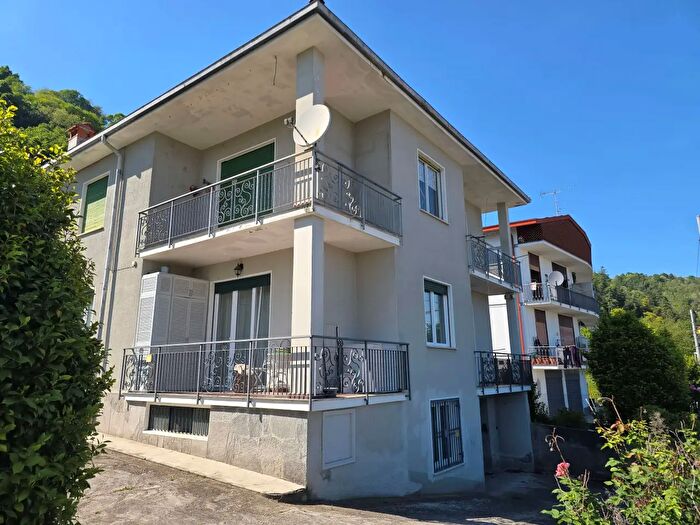 Appartamento con 5 locali in vendita in Via Castagnara, Meina