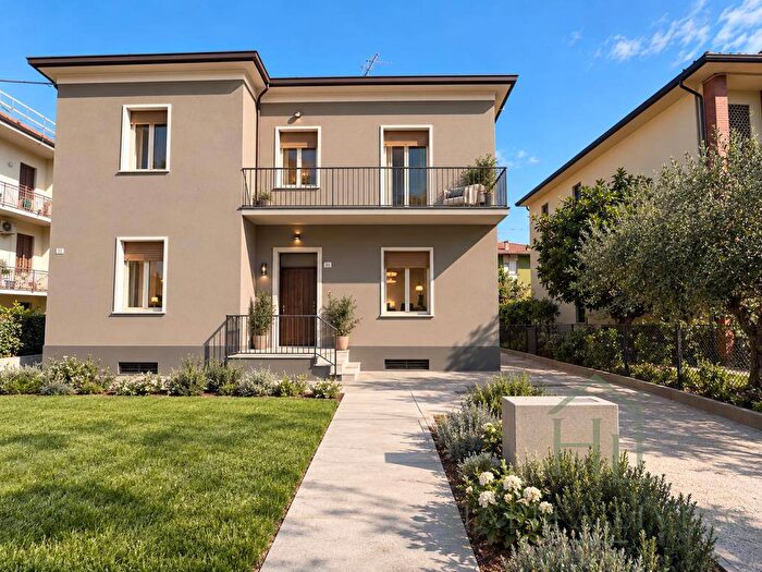 Appartamento quadrilocale in vendita in Via Ca' Rossa, Cà Ossi, Forlì