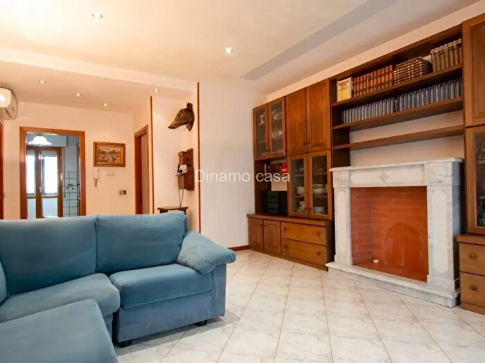 Appartamento quadrilocale in vendita in Via Anzio, Prato