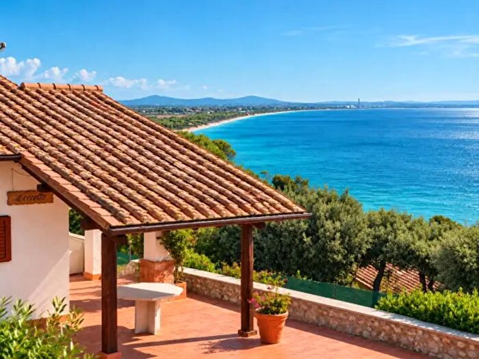 Casa con 6 locali in vendita in Orbetello