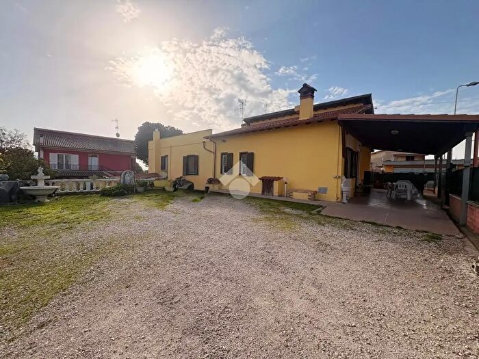 Casa con 5 locali in vendita in Lariano