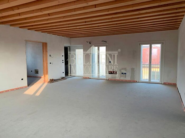 Appartamento con 5 locali in vendita in Via Cantarane, Vicenza