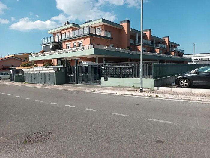 Appartamento bilocale in vendita in Via Caiolo, Roma
