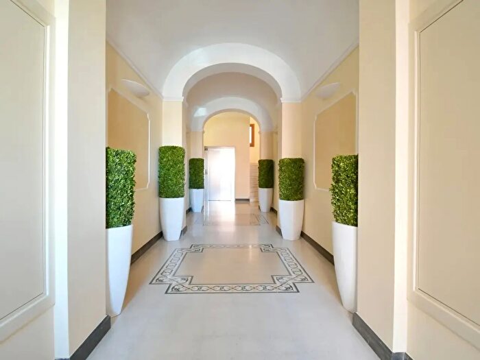 Appartamento quadrilocale in vendita in Piazza Tristani, Cagliari