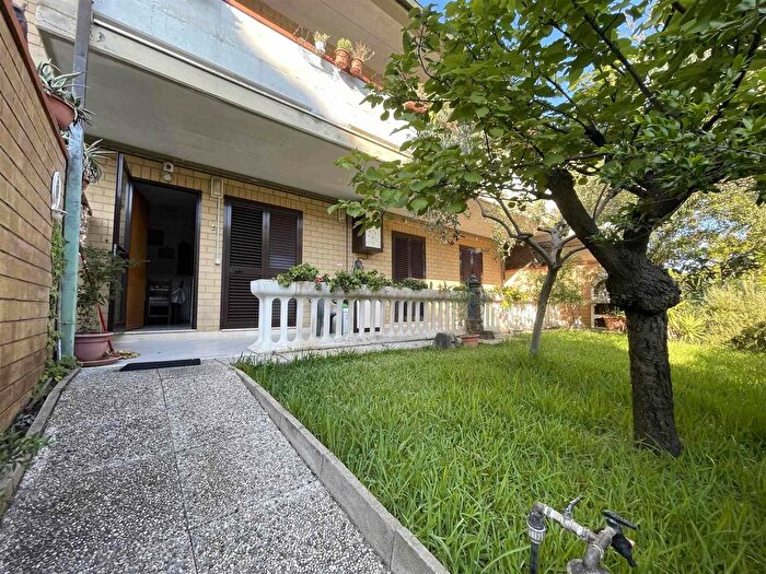 Appartamento con 5 locali in vendita in Via delle Dune, Grosseto