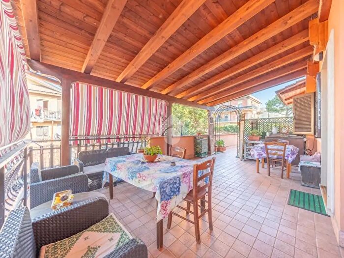 Casa quadrilocale in vendita in Via Casilina, Roma