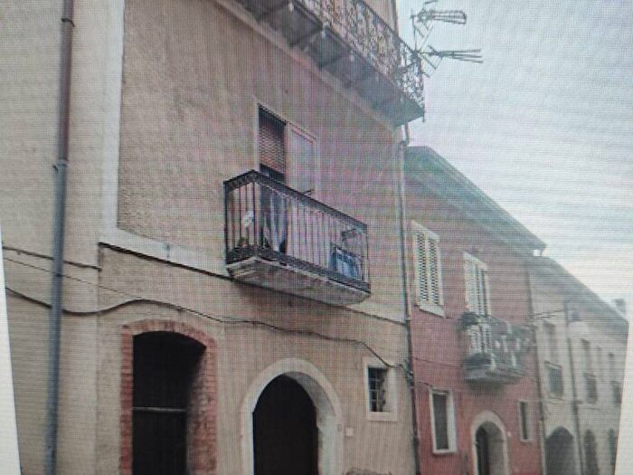 Casa trilocale in affitto in Via Roma, San Potito Ultra