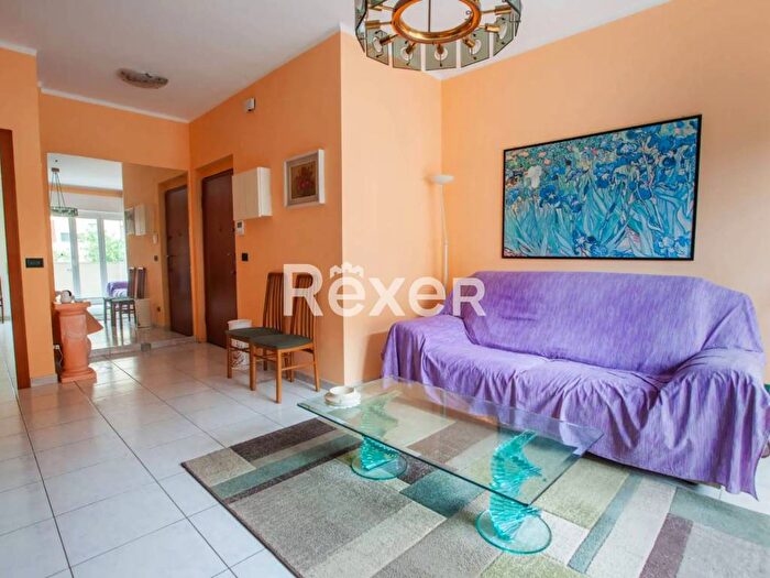 Appartamento trilocale in vendita in Via delle Genziane, Primaticcio, Milano