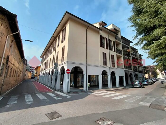 Appartamento quadrilocale in vendita in Via Mazzini, Busto Garolfo