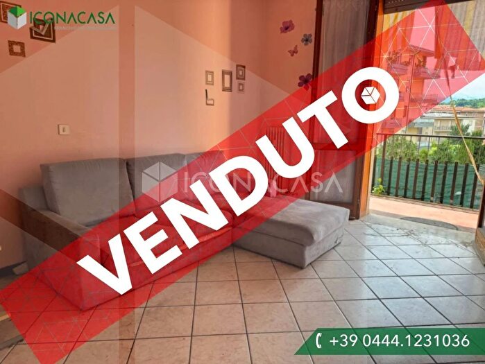 Appartamento con 5 locali in vendita in Via Battaglione Vicenza, Vicenza