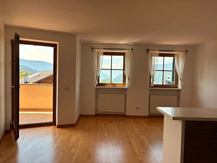 Appartamento trilocale in affitto in Via Friedberg, Centro, Fiè allo Sciliar