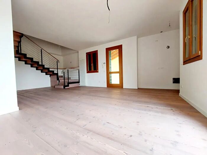 Appartamento con 5 locali in vendita in Asolo