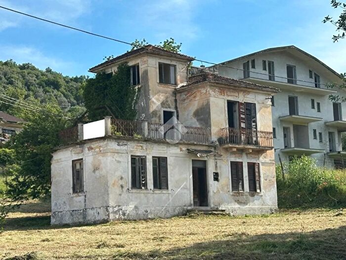 Casa trilocale in vendita in Via Vandra, Broccostella