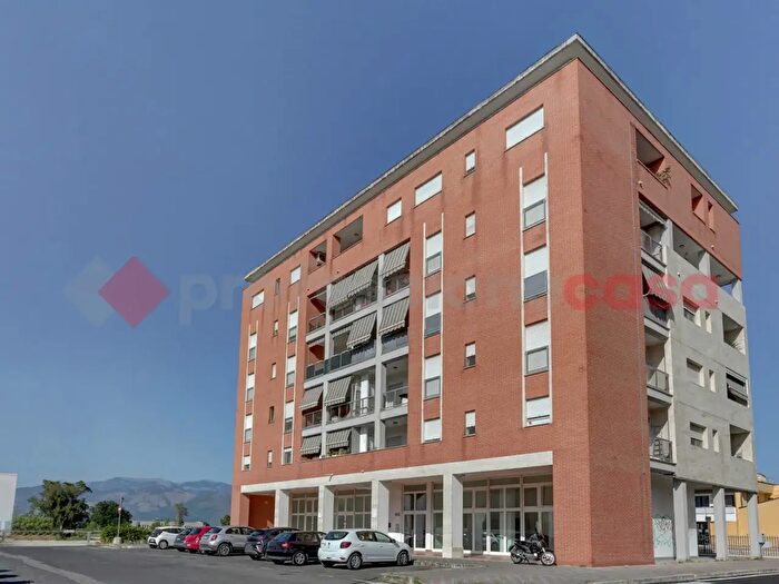 Appartamento quadrilocale in vendita in Via Osci, Latina