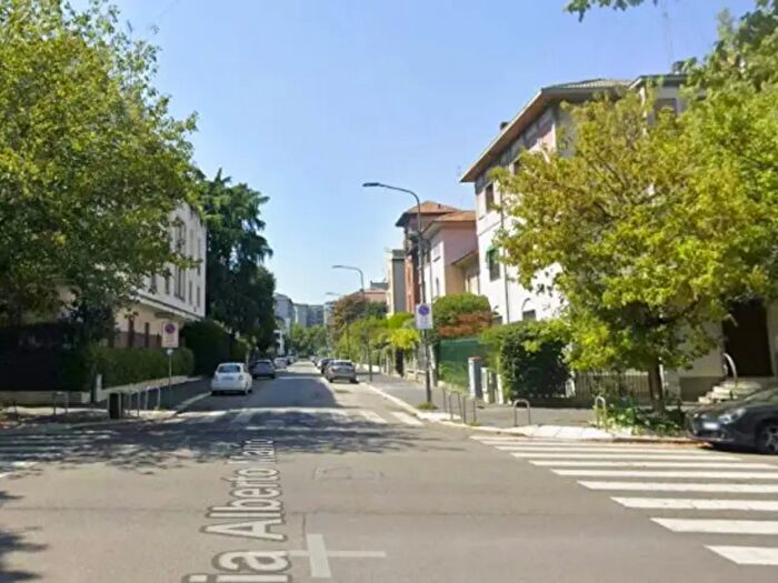 Casa con 6 locali in vendita in Milano