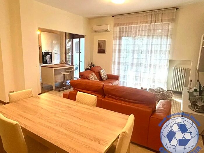 Appartamento trilocale in affitto in Via Bellini, Monza