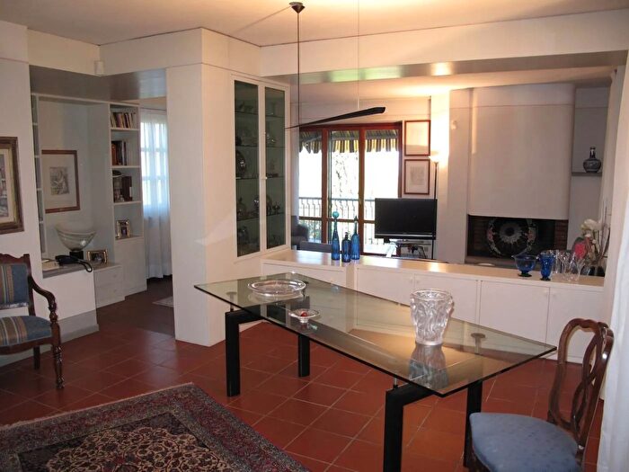 Casa con 15 locali in vendita in Via Vergheretana Carmignano, Carmignano